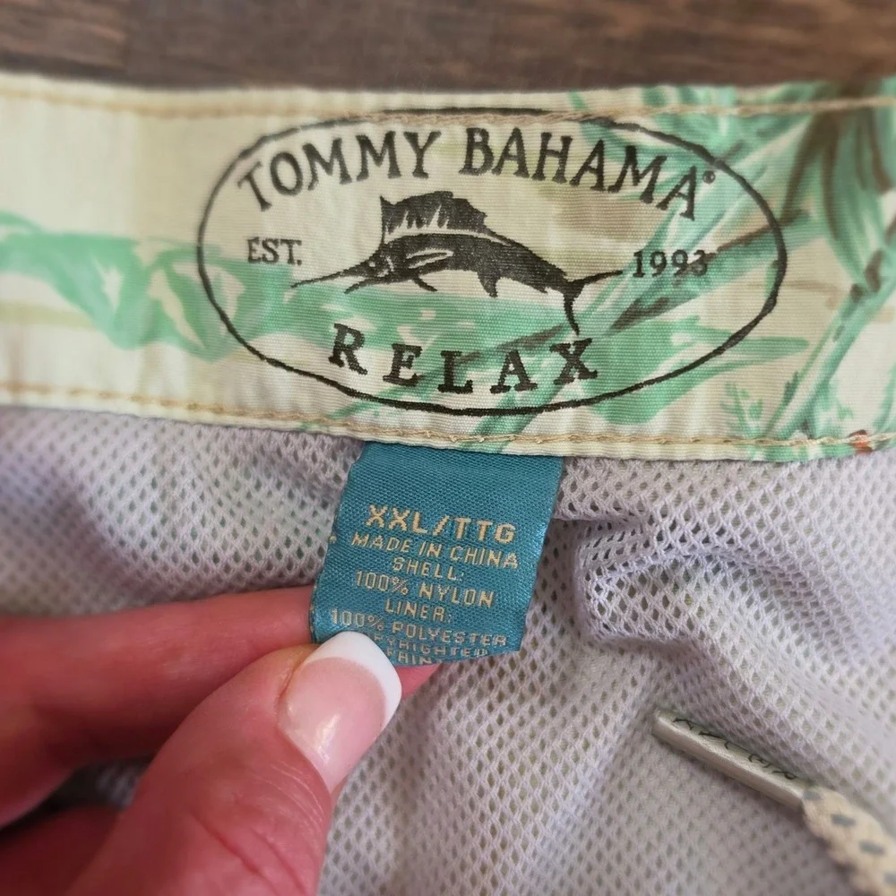 TOMMY BAHAMA Swim Trunks Mens XXL Green Tropical Palm Tree Sailboat Board Shorts